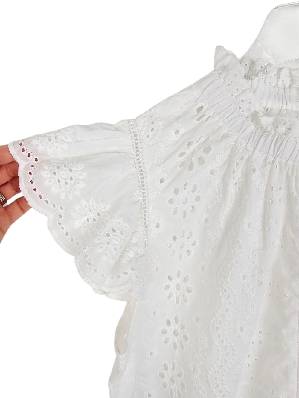Jennifer & Grace White Embroidered Eyelet Top NWT - Picture 7 of 12